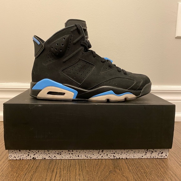 ❌SOLD❌Jordan 6 UNC Size 9.5 - Picture 2 of 8